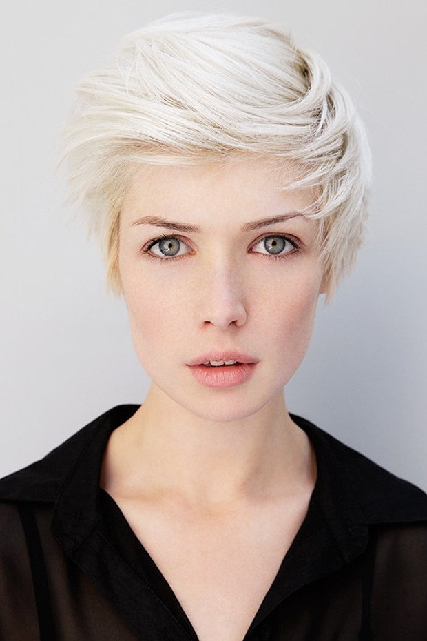 Wispy basin-cut short hairdo in pale ash-blonde